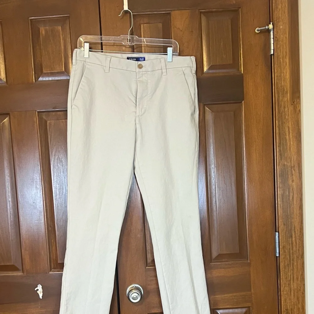 Izod Tan Chinos Classic Straight-Leg, Size 32 x 32 - Picture 4 of 13